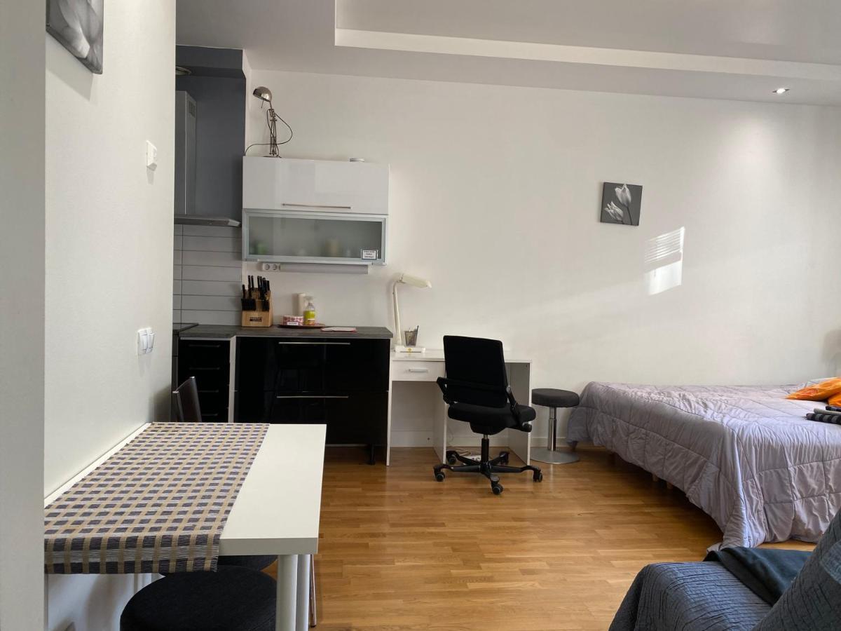 Big Studio Close To Center With Wifi Helsinki Exterior photo